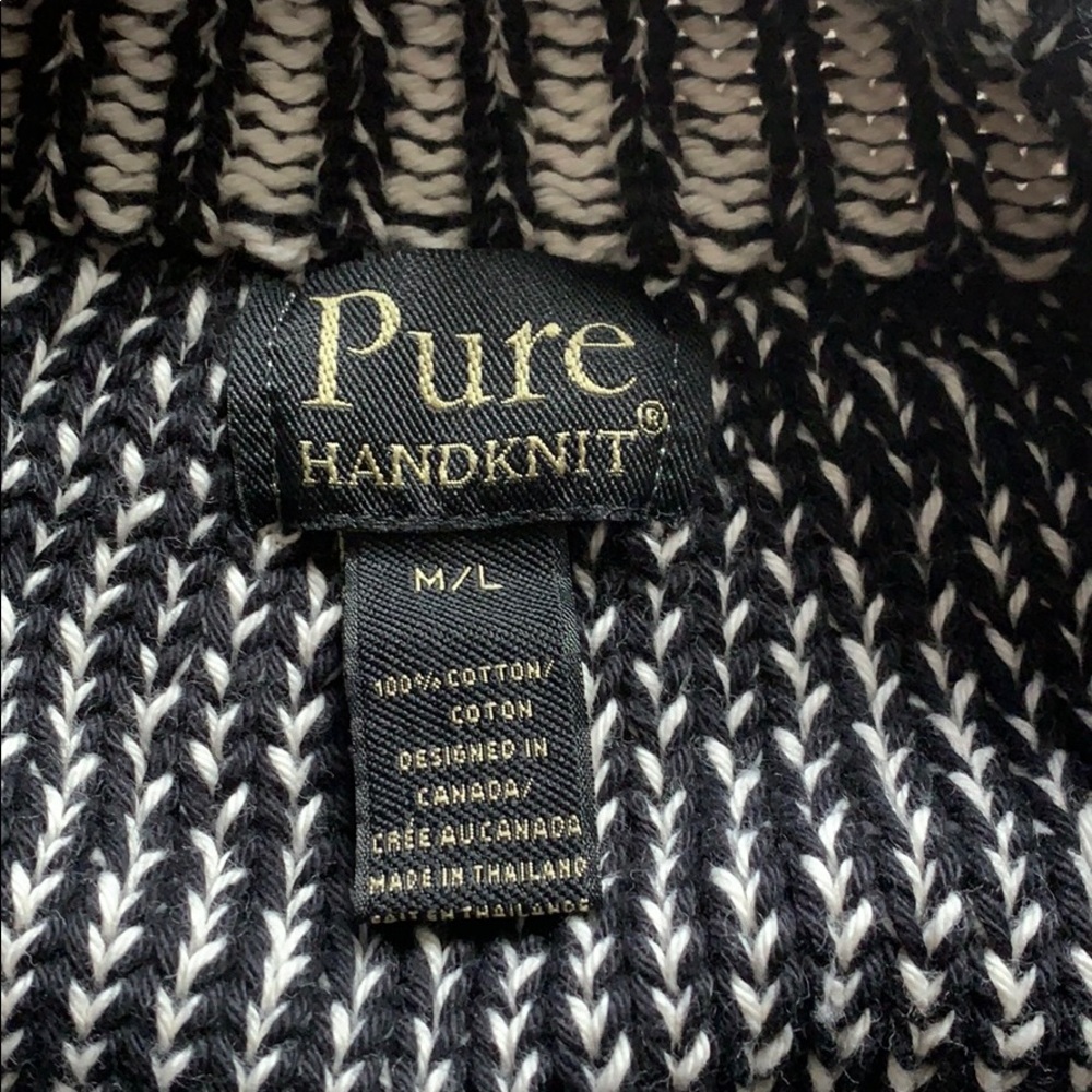 Black and white unique short sweater